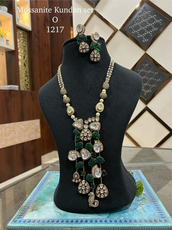 Mossanite Kundan Set